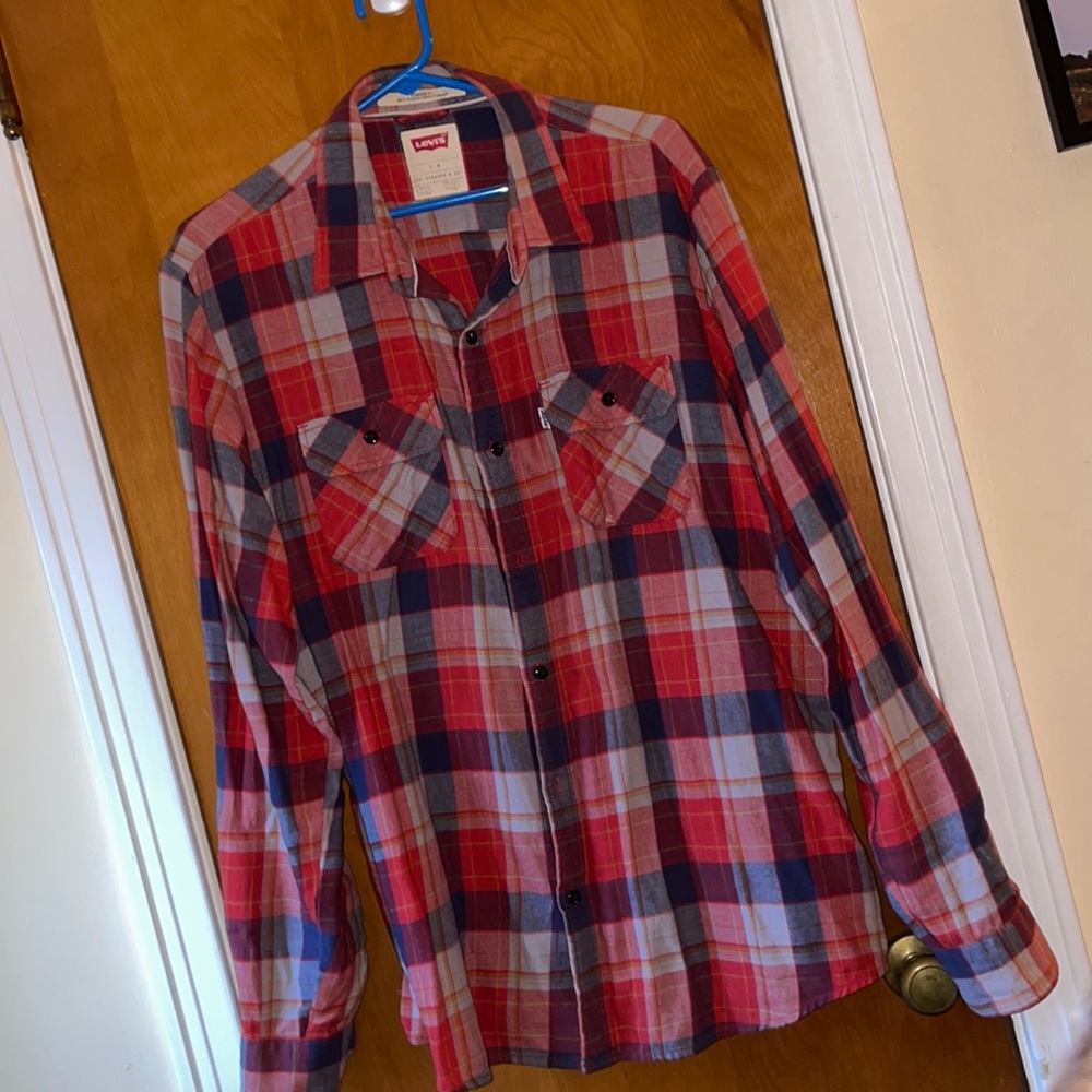 L Levi’s flannel